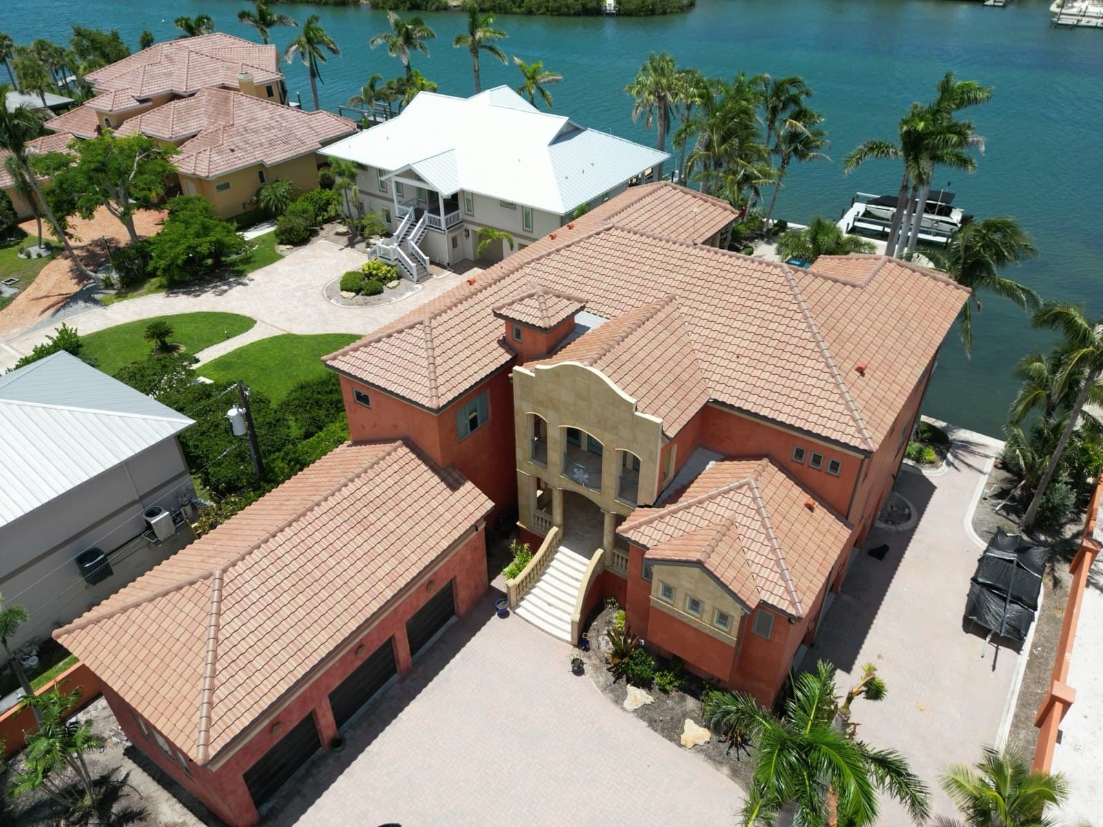 Premium Roofing - Home Services · Web + AI